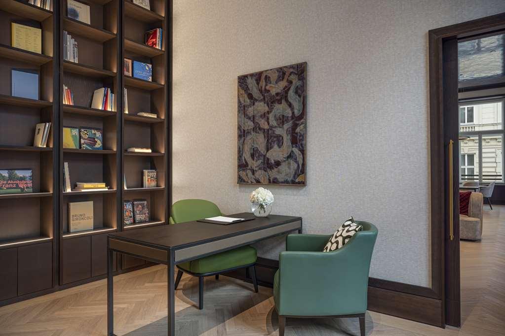 Almanac Palais Vienna Hotel Bilik gambar Library