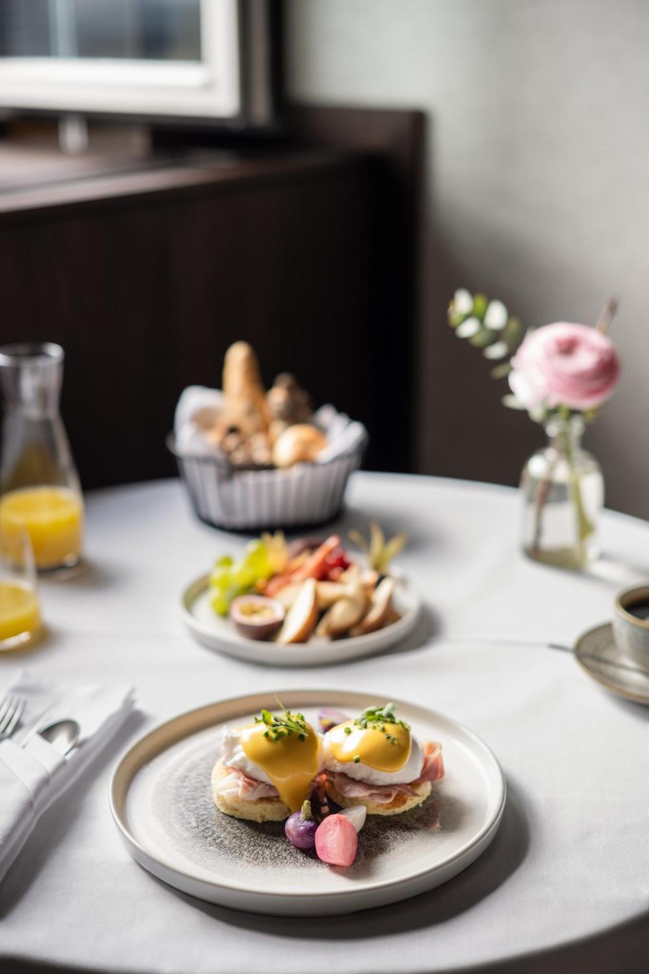 Almanac Palais Vienna Hotel Luaran gambar A breakfast table