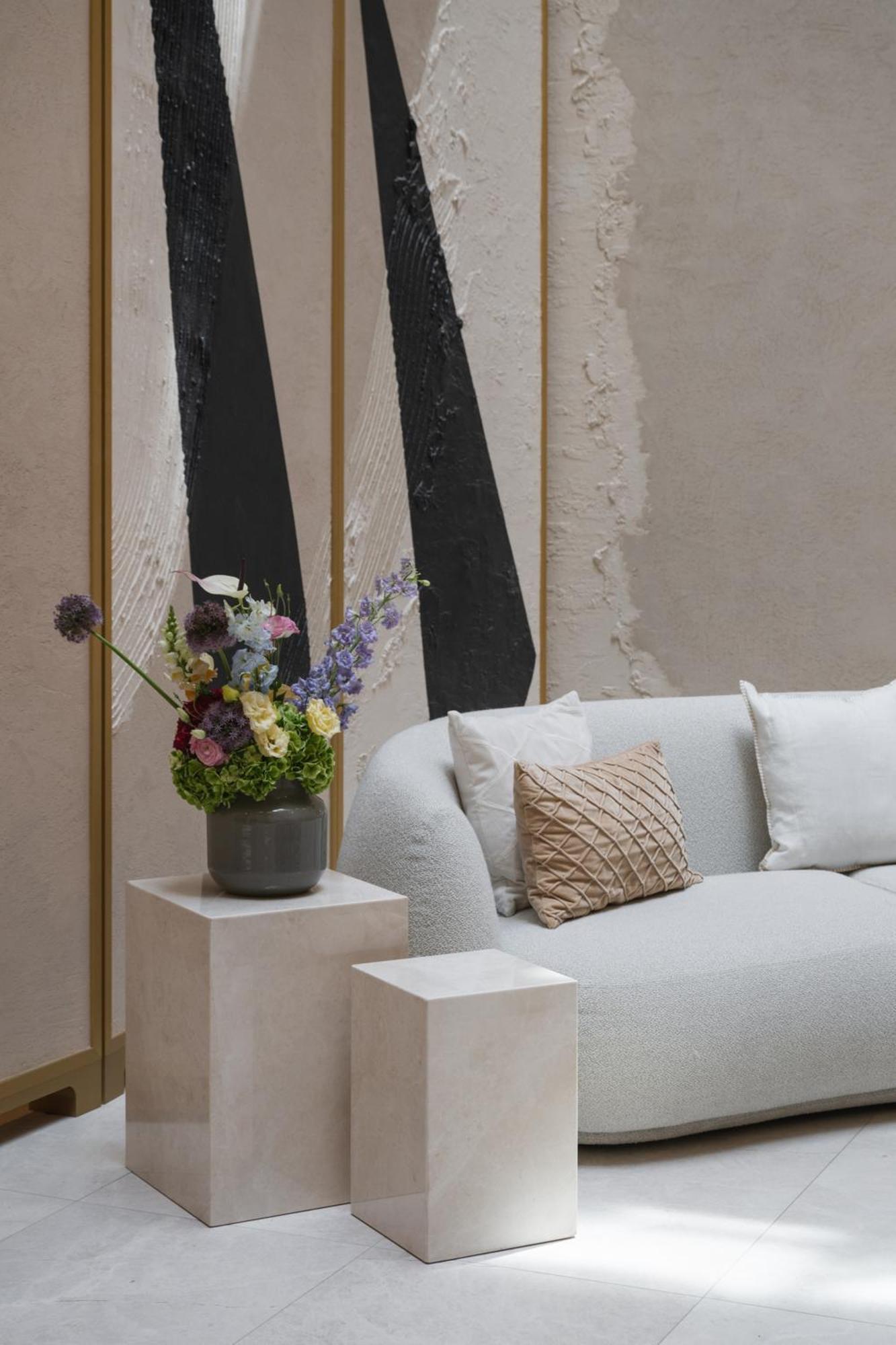 Almanac Palais Vienna Hotel Luaran gambar A flower arrangement in a hotel lobby