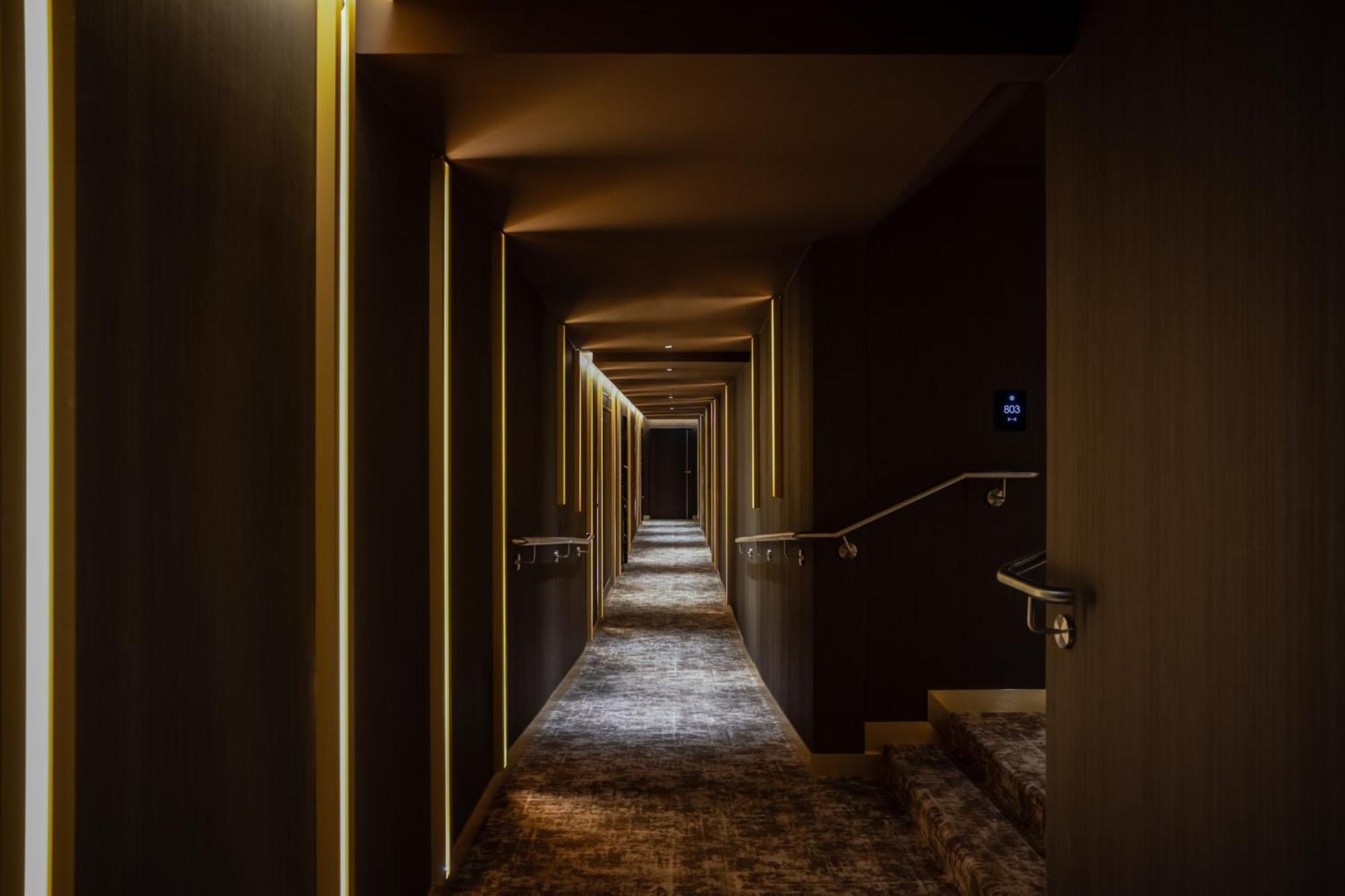 Almanac Palais Vienna Hotel Luaran gambar A corridor at the hotel